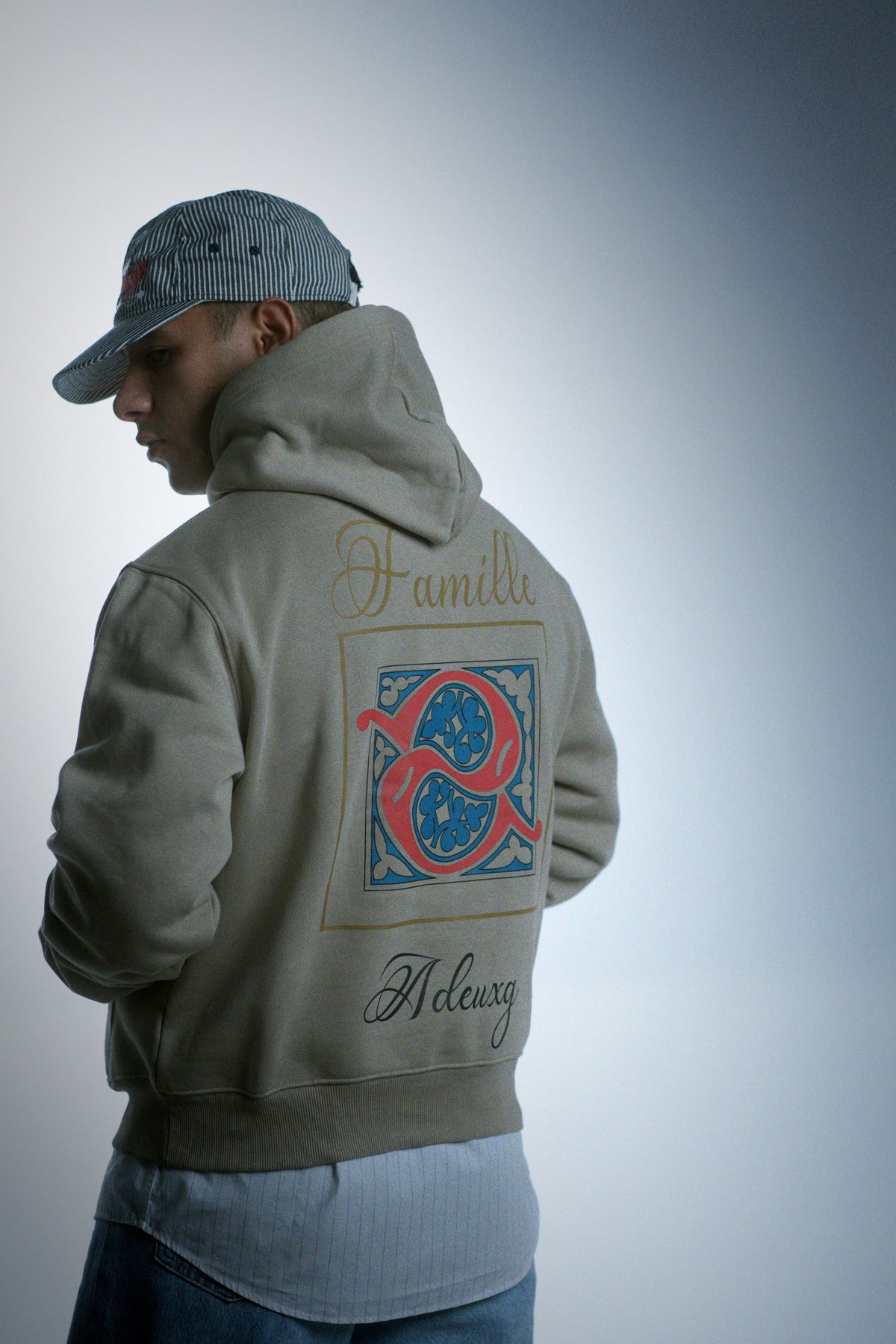 FAMILLE HOODIE